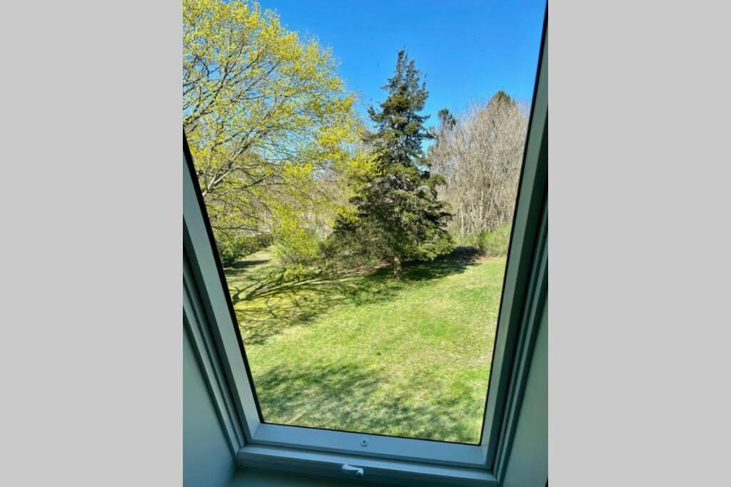 Newly Renovated Carriage House Near Town & Beaches Madison Dış mekan fotoğraf