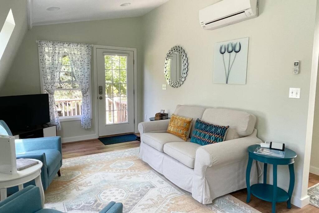 Newly Renovated Carriage House Near Town & Beaches Madison Dış mekan fotoğraf